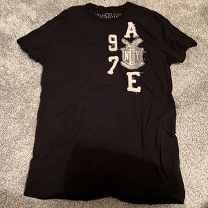 men’s American Eagle black t-shirt graphic tee size small